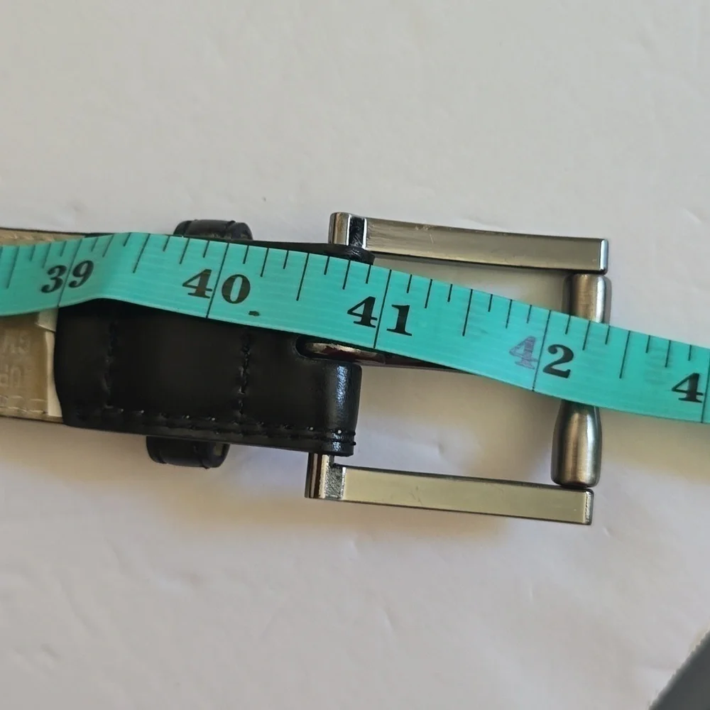 Mens Black leather Belt with Silver Buckle Sz.Medium